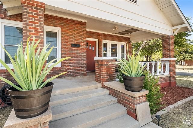1st image of 801 Avenue D