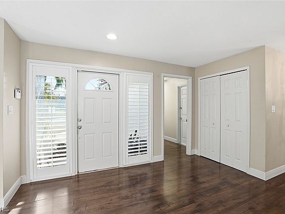 4th image of 4742 Santa Del Rae Ave