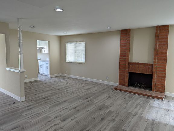 2nd image of 33836 Emilia Ln
