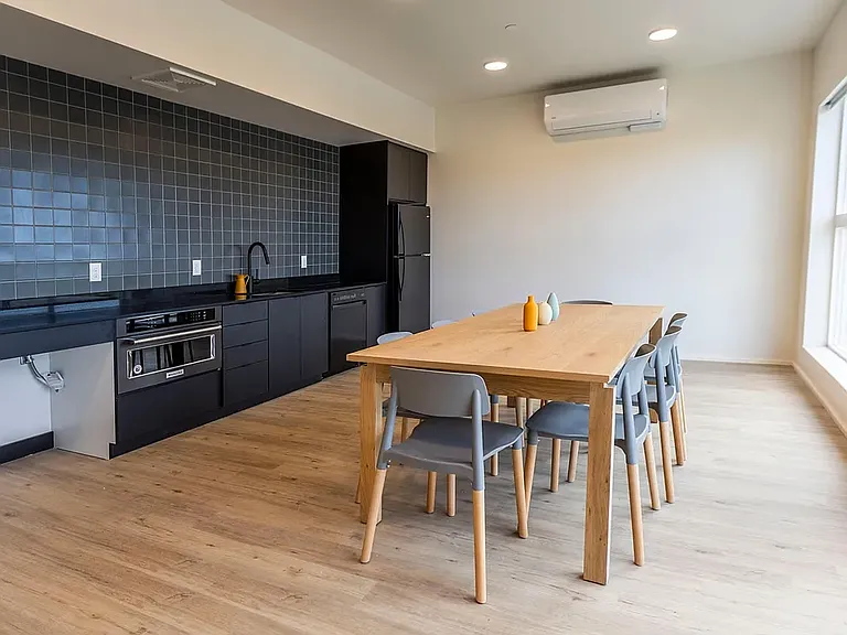 Shift Apartments — Photo 8
