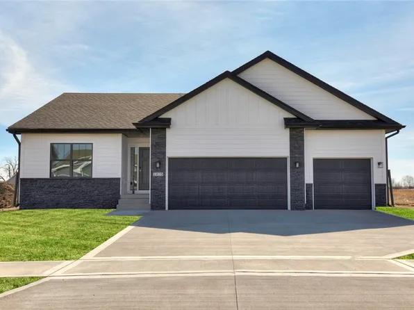 1025 Westridge St SW, Bondurant, IA 50035