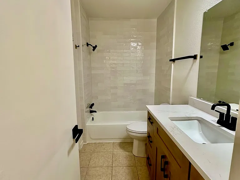 1302 Thornridge Rd — Photo 10