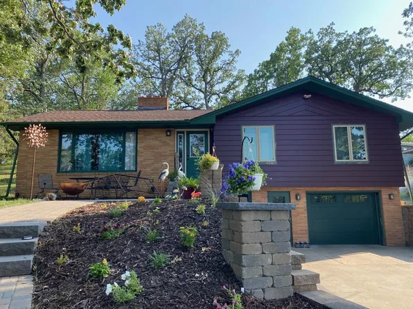 15 2nd Ave SW, New London, MN 56273