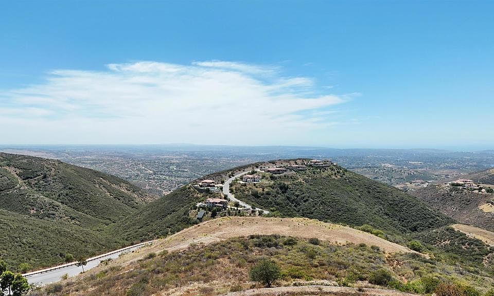 1st image of 75 Via Rancho Cielo