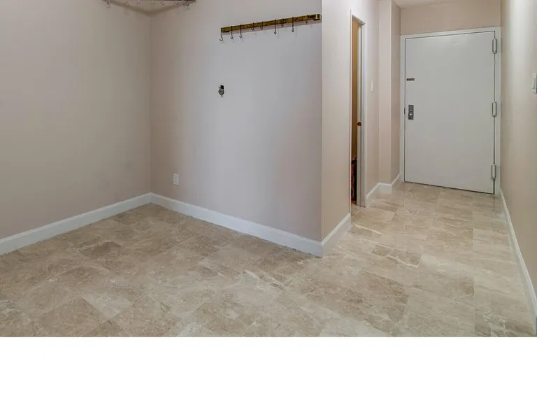 1800 Old Meadow Rd #1510 — Photo 4