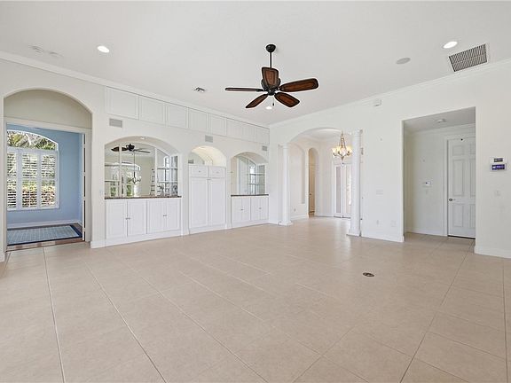 5th image of 1332 W Island Club Sq