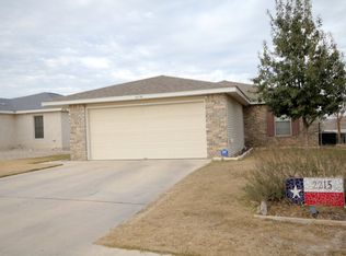2215 Olympia Dr, Kerrville, TX 78028