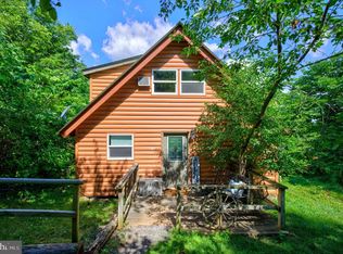 707 Overlook Dr, Rileyville, VA 22650