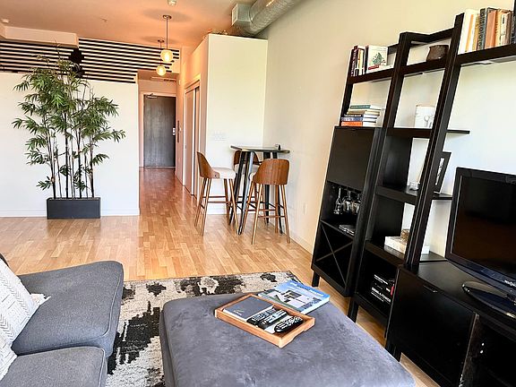 3rd image of 889 Date St Unit 332