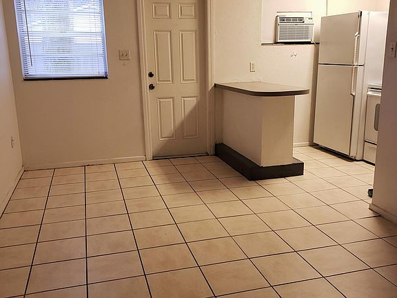 3rd image of 2110 W North A St APT 1