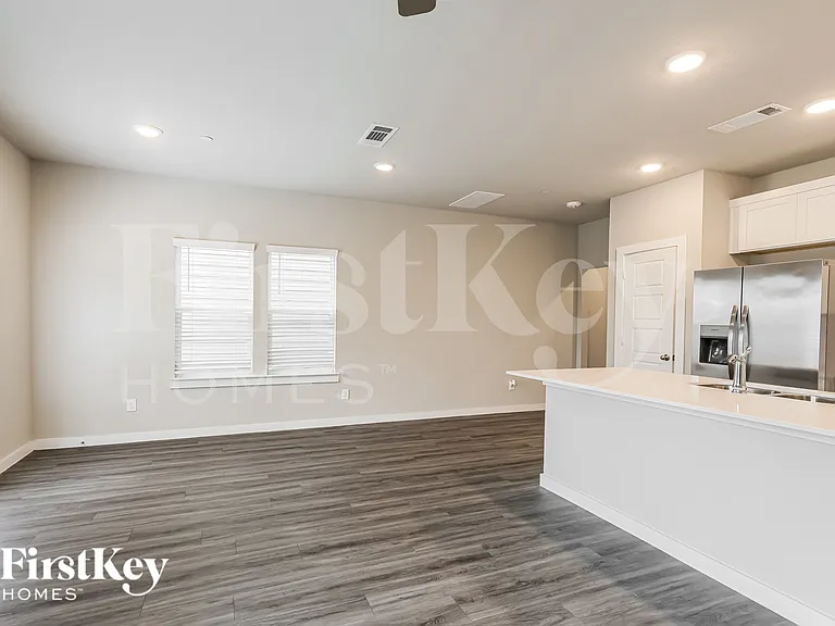 418 S Centro Cir — Photo 5