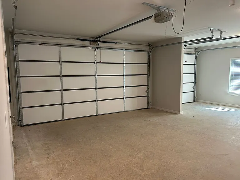 2413 Salmon St — Photo 11