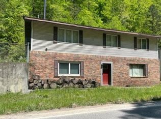 4530 Dorton Jenkins Hwy, Jenkins, KY 41537