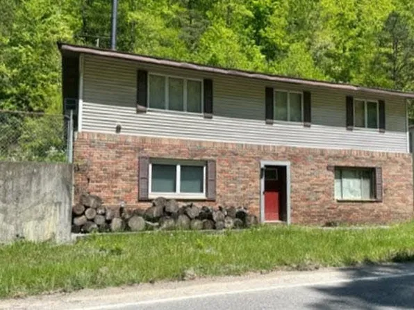 4530 Dorton Jenkins Hwy, Jenkins, KY 41537