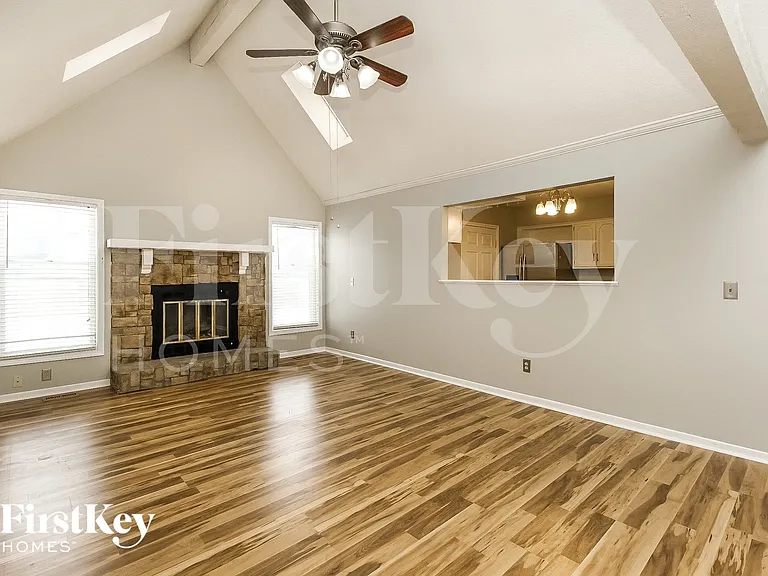 10126 N Wyandotte St — Photo 3