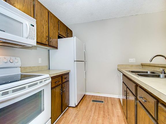 5th image of 2478 Cobble Hill Alcove APT D