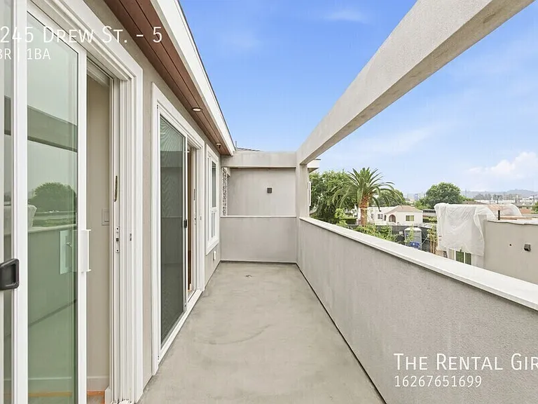 3245 Drew St #5 — Photo 10