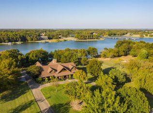 1129 The Shores Dr, Corsicana, TX 75109