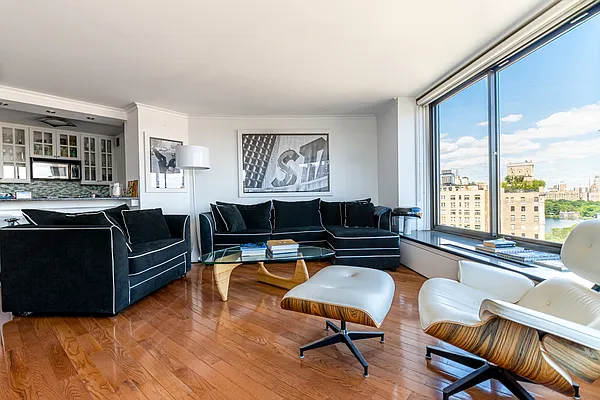 Rented by WIRE International Realty | media 11