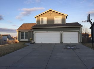 1807 Ridgeview Dr, Papillion, NE 68046