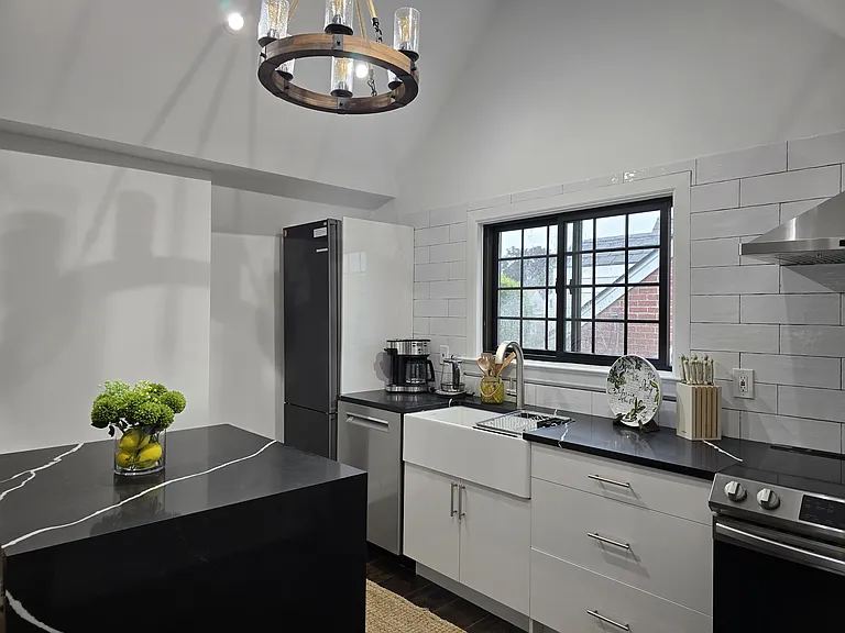 83 Rollins Ave #2 — Photo 10
