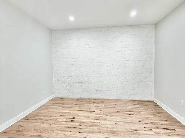 1072 Putnam Avenue image 4 of 12