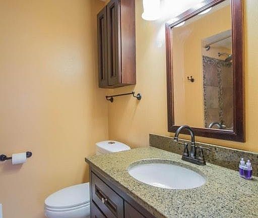 Bathroom downstairs full