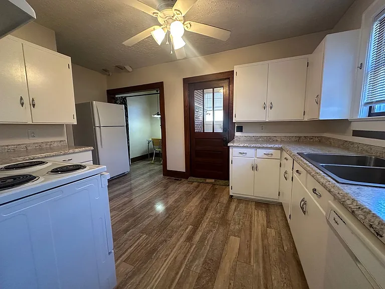 4333 Highway 126 — Photo 16