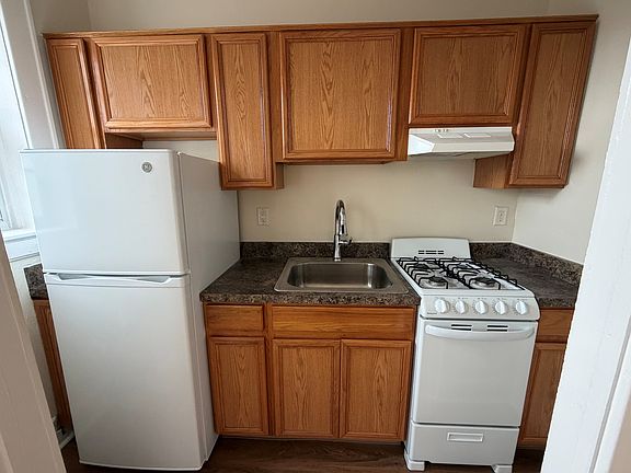 2nd image of 736 Elm St #109