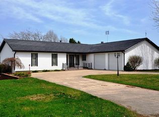 420 E Davis St, Shipshewana, IN 46565