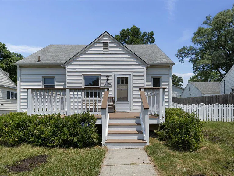 4810 Delaware St — Photo 2
