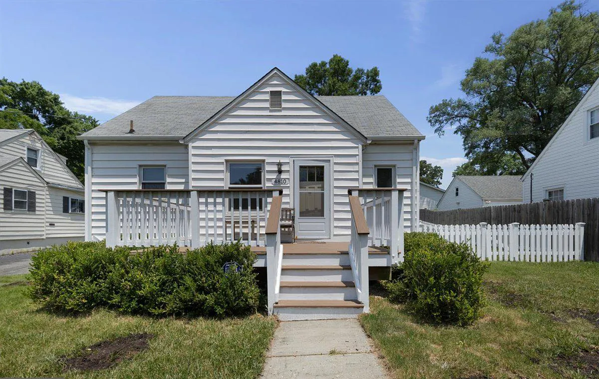 Building Photo - 4810 Delaware St