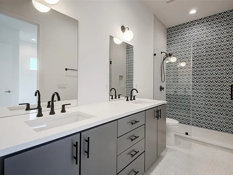6020 Springdale Rd #3 — Photo 8