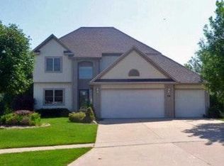 519 77th St, West Des Moines, IA 50266