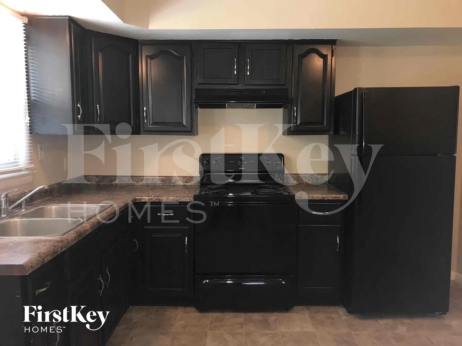 3 bed, 1.5 bath, 1040 sqft, $1,800 — Photo 3