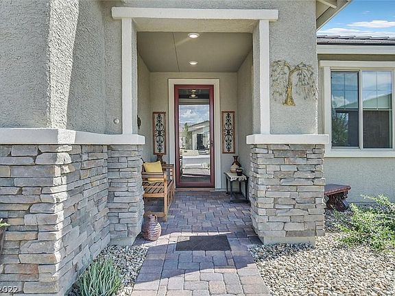 4th image of 2387 Millergrove Ave