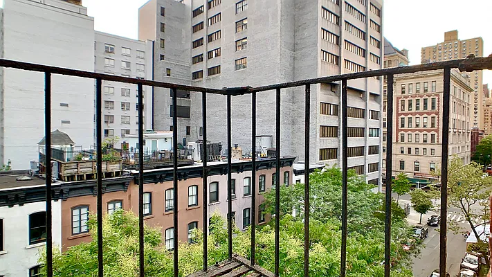 Rented by Douglas Elliman | media 26