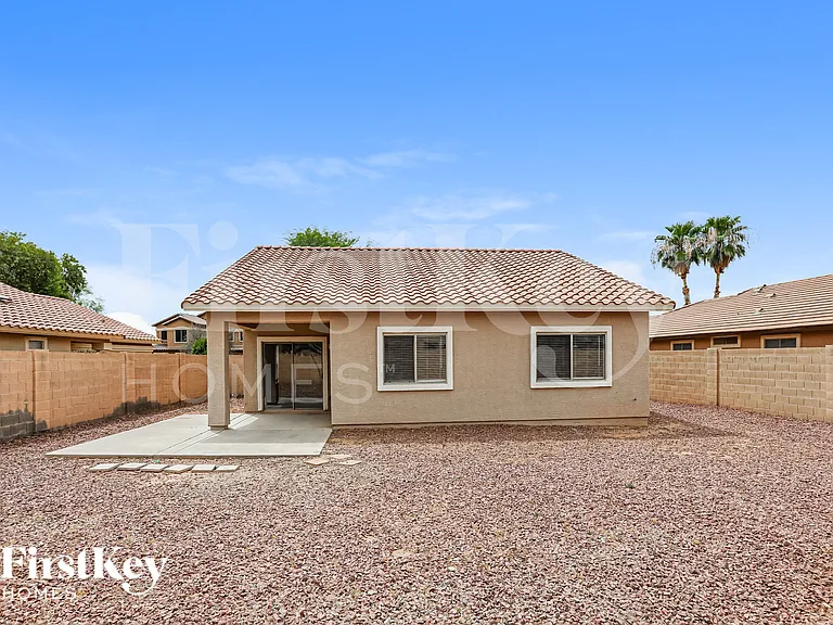 2850 E Silverbell Rd — Photo 18