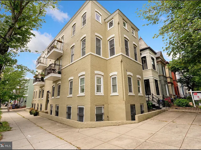 660 Morton Pl NE #2 — Photo 10