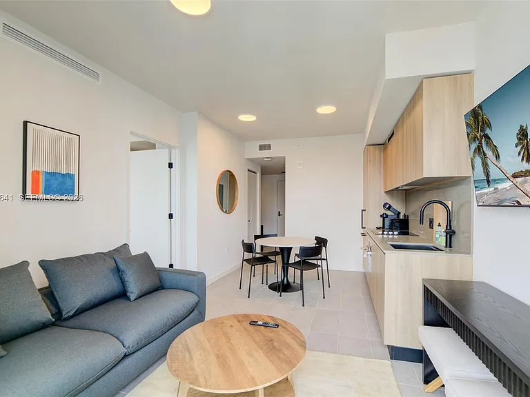121 NE 5th St #3103 — Photo 7