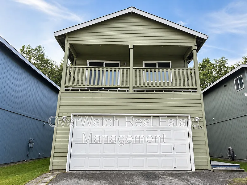 4 bed, 3.0 bath, 1790 sqft, $3,400 — Photo 2