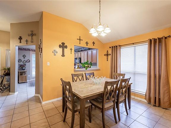 4th image of 6516 Stockton Dr