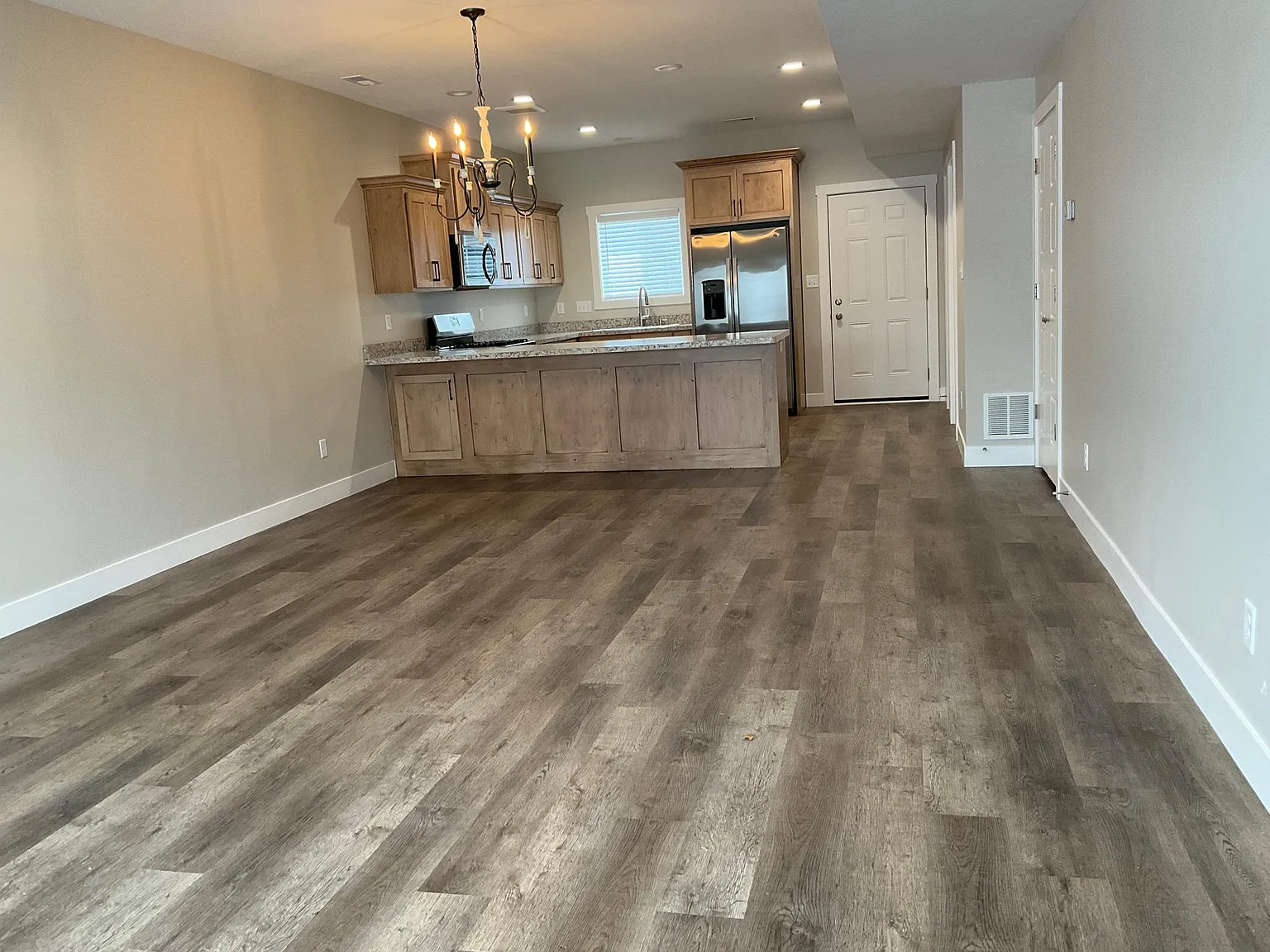 3 bed, 2.5 bath, 1475 sqft, $1,725 — Photo 2
