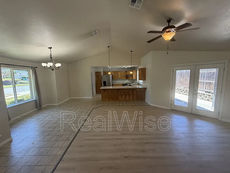 1388 Kellenbeck Ave — Photo 4