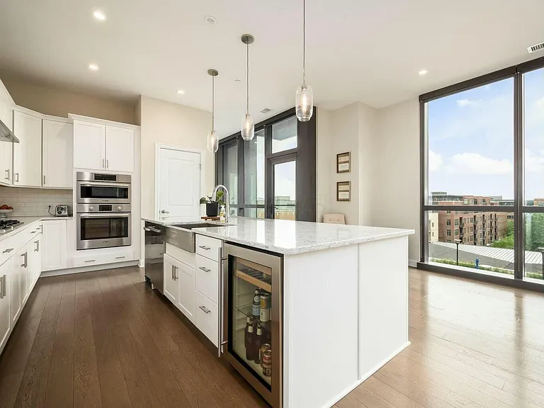 250 Spring St #713 — Photo 7