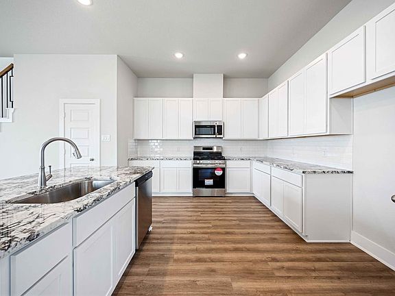13424 Sun Cay Drive - Mac Arthur - Kitchen