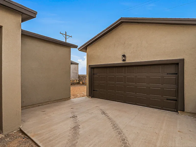 14329 Steve Joyce Pkwy — Photo 32
