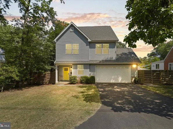 6625 Oak Dr, Alexandria, VA 22306