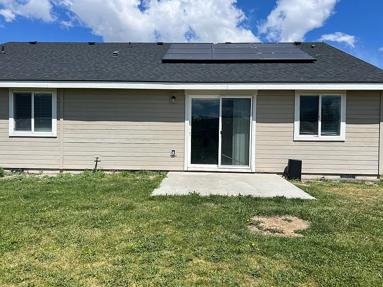 4616 Julie St — Photo 3
