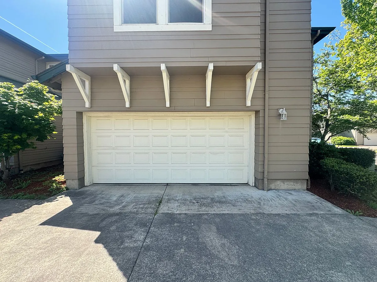 Building Photo - 1625 Hamlet Ln